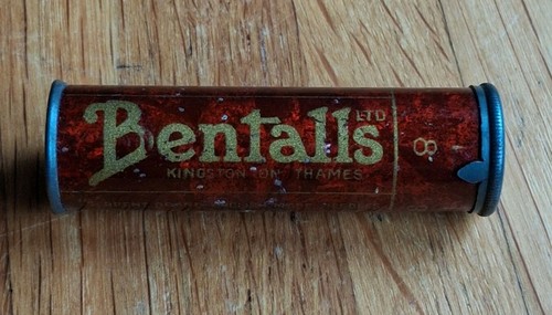 Mitrailleuse needle case - mitrailleuse,