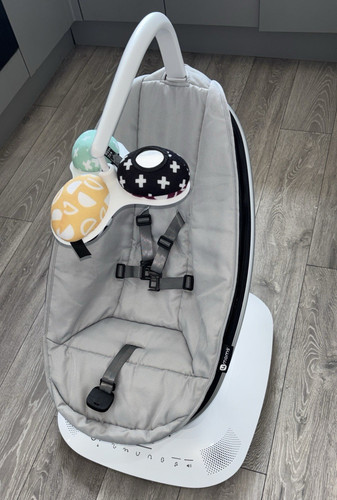 4moms baby rocker with toy - with,