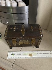 Vintage Arts & Crafts Style