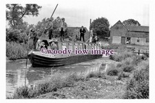 gw0488 - Barge on the