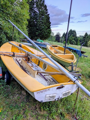 Solo sailing dinghy - grp, 1832