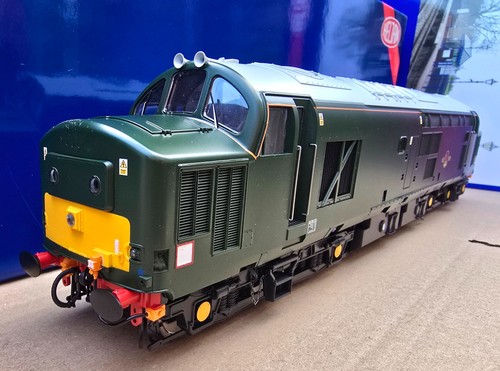 Heljan 37401 class green - 37401,