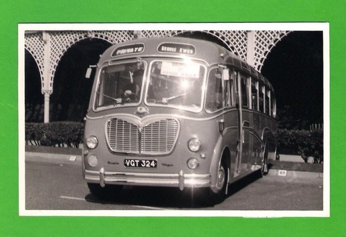 London coach photo george - london,