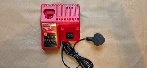 Milwaukee m12 18c 18v - m12-18c,