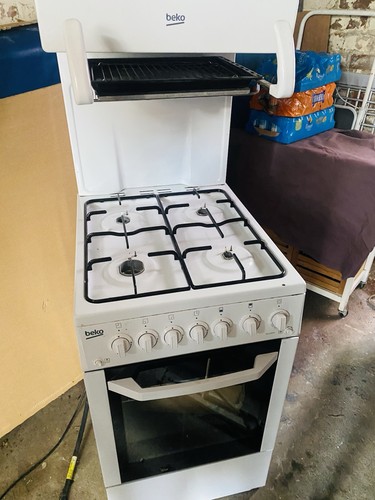 Gas cooker free standing - free, beko