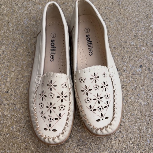 Size moccasin style slip - size, 3