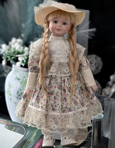 Blonde straight haired girl - straight-haired,