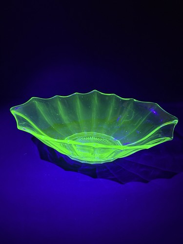 Stolzle uranium glass oval - stolzle,