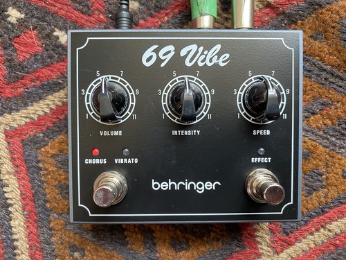 Behringer vibe guitar pedal - 69,