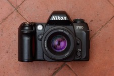 Nikon F80 Quartz Date 35mm