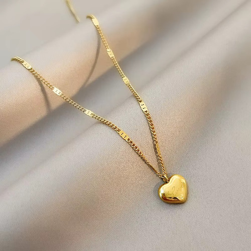 Gold love heart pendant - gold,