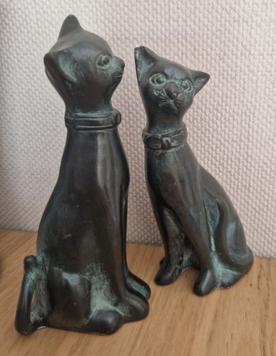 Vintage brass cat ornament - brass,