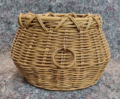 Large vintage round kitchen - round,
