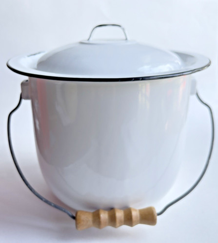 Vintage white enamel chamber - white,