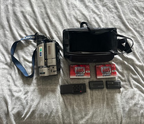 Sony ccd trv65e handycam - ccd-trv65e, hi8