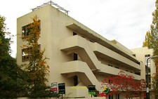 Photo 12x8 Isokon Flats Lawn