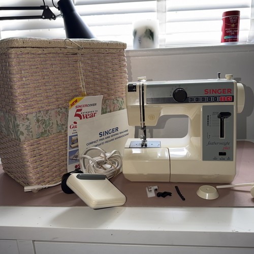 Singer featherweight plus - featherweight,