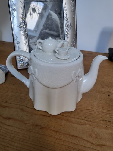 White collectible novelty - white,