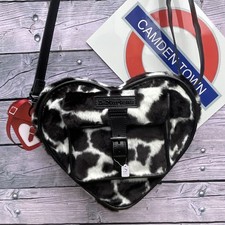 Dr. Martens HEART SHAPED FAUX