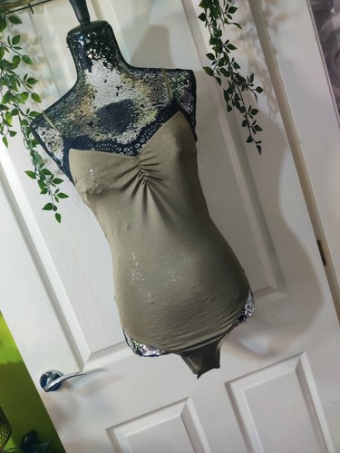 Strappy lace detail - strappy,