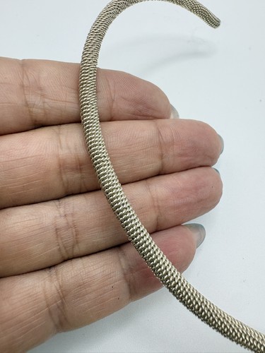 Modern silver tone mesh - silver, torque