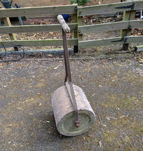 Manual push cast - iron, lawn