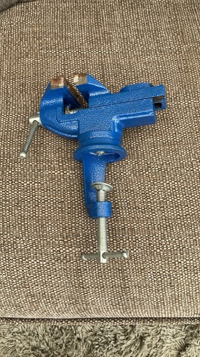 Engineering vice fits bench - to,