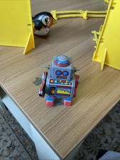 Schylling MS235 Robot - Tin