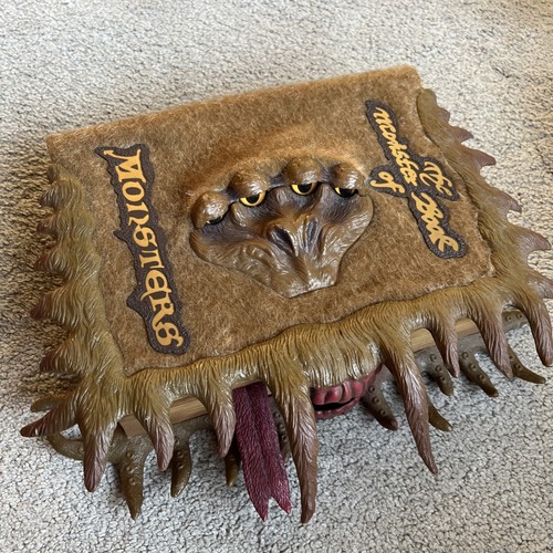 Tomy monster book monsters - tomy,