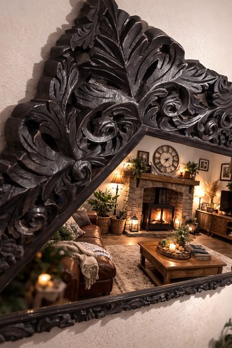 Large ornate hand - large,
