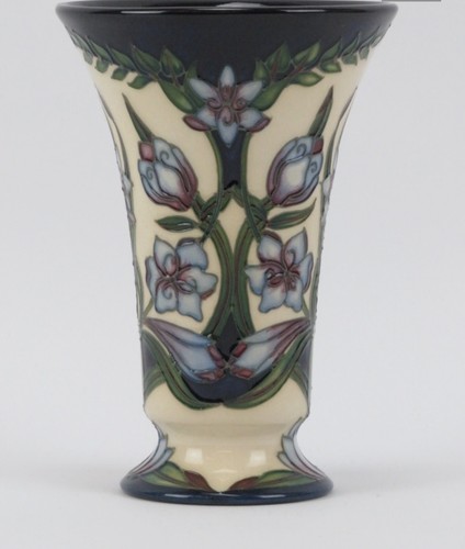 Moorcroft kaffir lily pattern - lily,