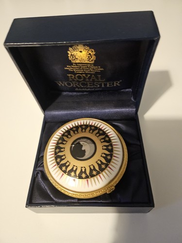 Royal worcester 2001 - royal,