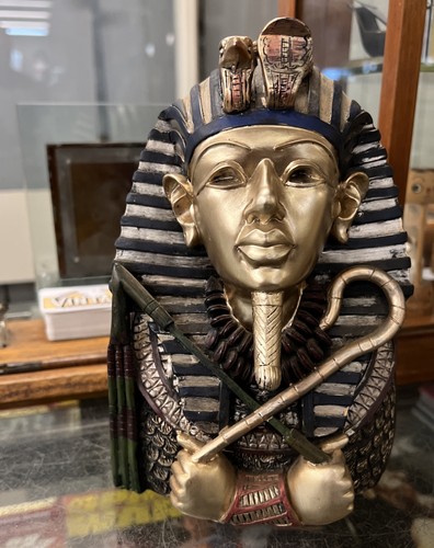 Resin statuette figure bust - statuette,