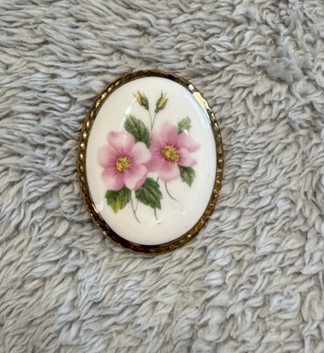 Aynsley hand painted - hand, flower