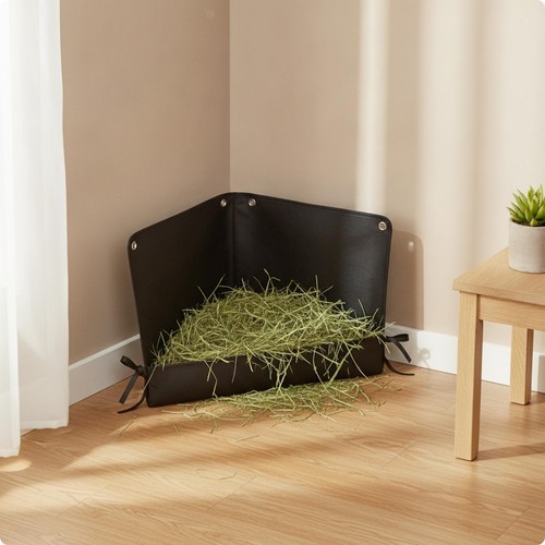 Hay rack with raised sides