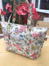 Cath Kidston Ivory & Floral Print V Large Zipped Tote Shoulder Day Bag