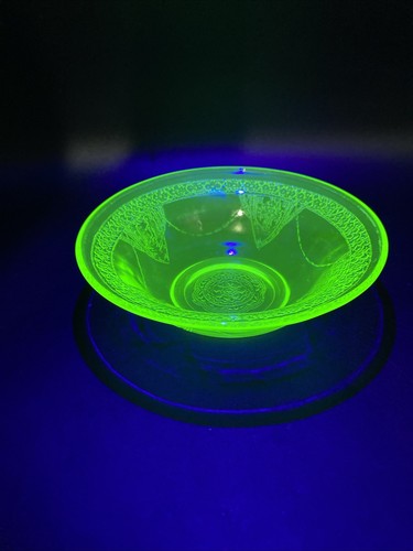 Uranium glass green federal - ,