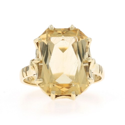 Stern citrine cocktail - stern,