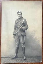 WW1 PORTRAIT RPPC OF CAMERONIANS SCOTTISH RIFLES OFFICER NAMED TO REVERSE 14-18