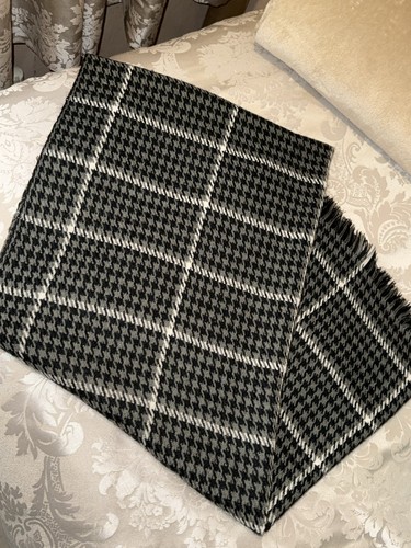 Jaeger houndstooth khaki green