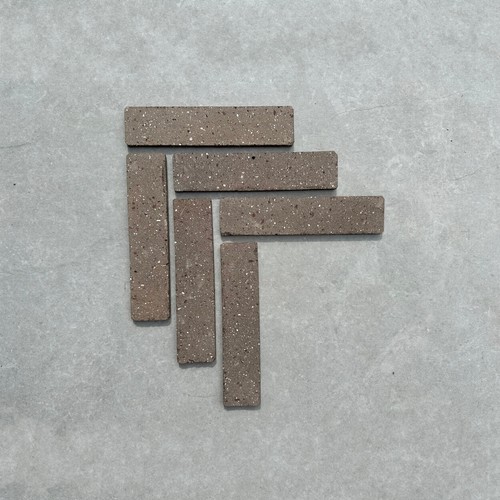Graphite clay brick - slips, full