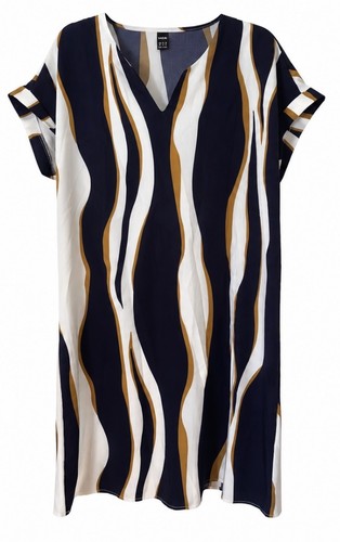 Shein women neck short - v,