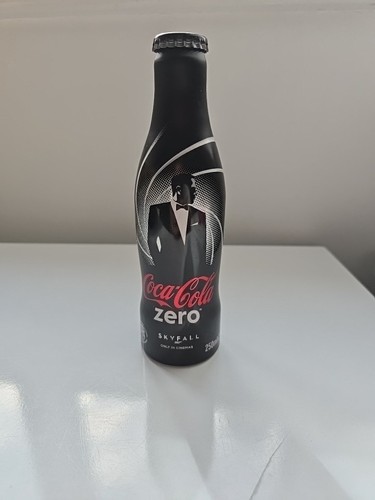 Coca cola james bond - james, 007