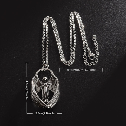 Silver necklace chain pendant