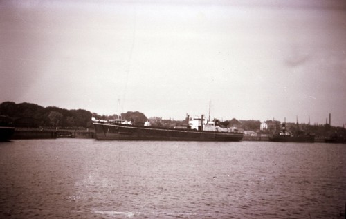 Old negative ship empire - of,