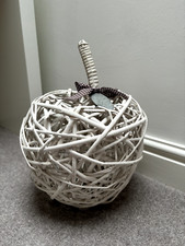 Large White Distressed Wicker Apple Ornament Shelf 35cm x 25cm