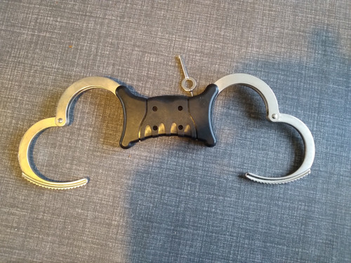 Tch840 rigid handcuffs with - tch840,