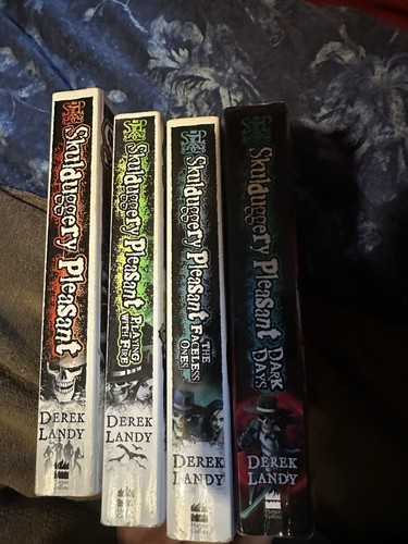 Skulduggery pleasant paperback - skulduggery,