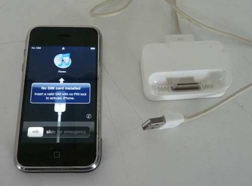 Apple iphone 8gb - 2g,