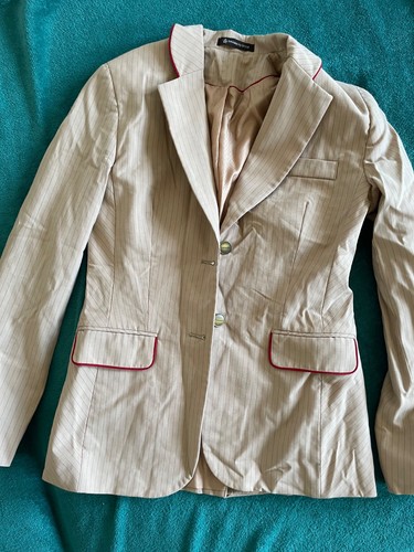 Emirates cabin crew uniform - emirates,
